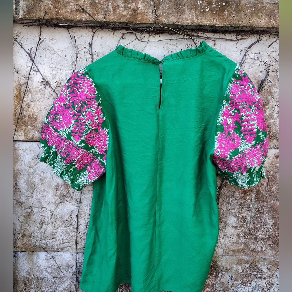 NEW THML Anthropologie Embroidered Puff Sleeve Green Top M - Picture 3 of 7